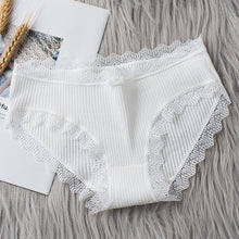 Breathable mid-rise girls briefs