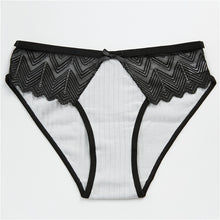 Low waist girlie lace panty breathable pink