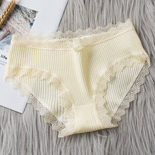 Breathable mid-rise girls briefs