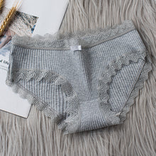 Breathable mid-rise girls briefs