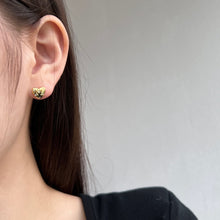 New S925 Loving Heart In Sterling Silver Shape Inlaid Zircon Stud Earrings For Women