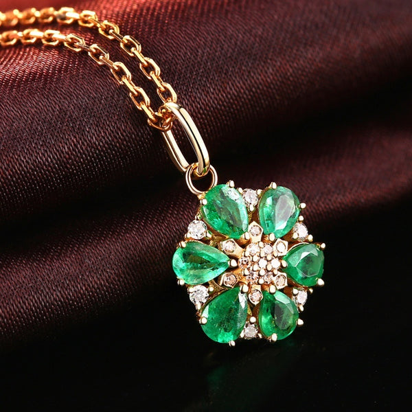 Temperament Entry Lux Emerald Flower-shaped Colored Gems Pendant